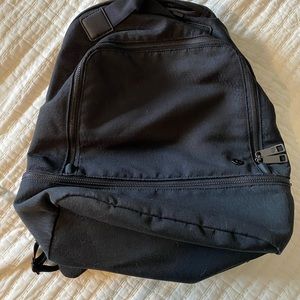 lululemon city adventurer backpack